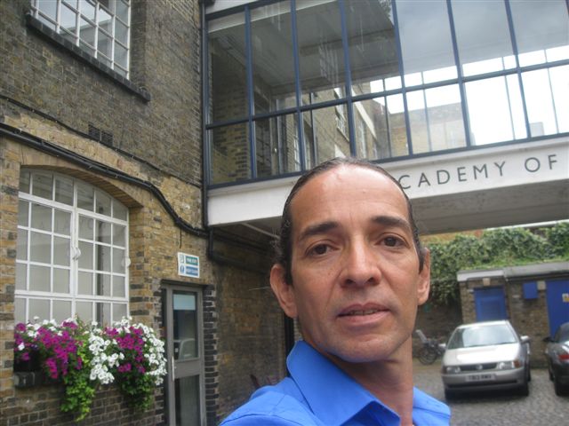 Luiz Carlos Nogueira em RAD, Londres. Fonte: Arquivo Pessoal Luiz Carlos Nogueira